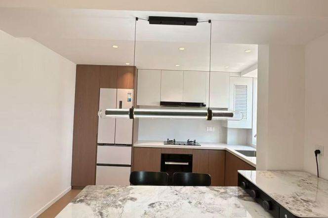High rised 2br near Jing'an Temple