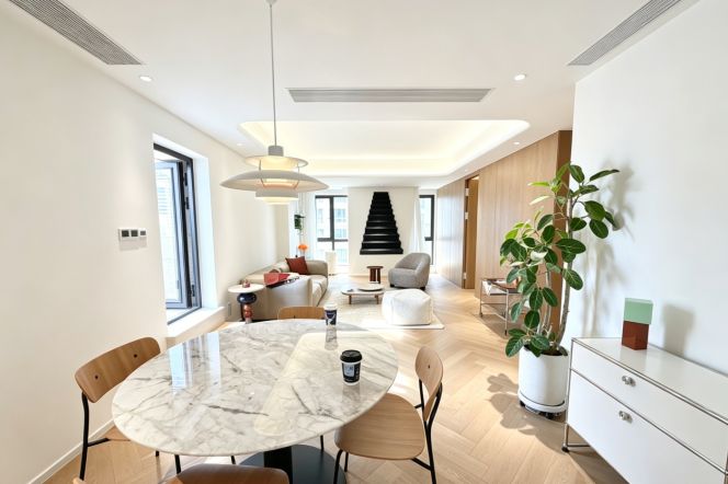 First time to rent High-quality furniture big terrace sunshine and nice view 