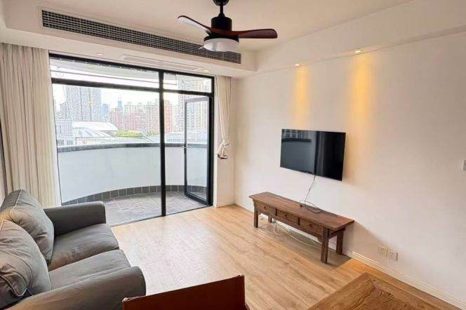 Elevator Balcony Apt close to IAPM