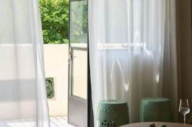 Yiyuan, a garden villa in Wutong District, the entire second floor, with an outdoor balcony