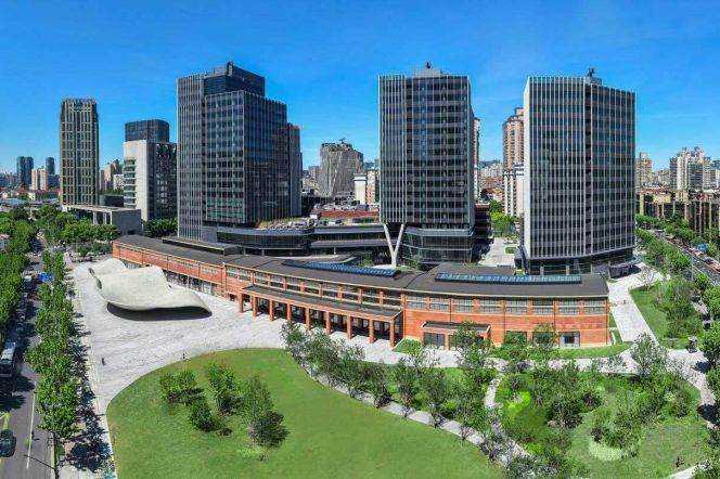 Modern 5brs with floor heating and balcony in xujiahui area