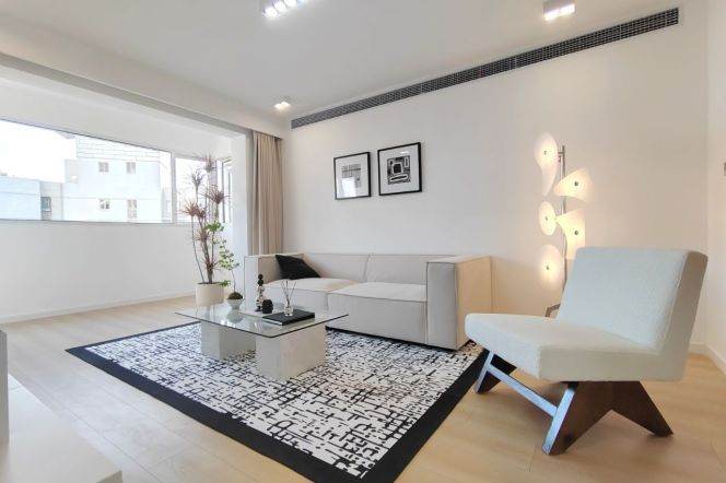 Suzhou River View-3brs 2naths Renovated- Elevator -Jing’an 