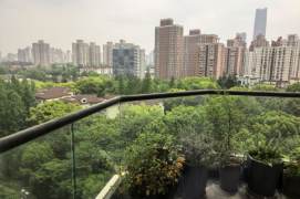 Modern 4brs with balcony and floor heating in downtown 