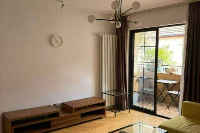 Jiaotong University 2BR 2BATH with balcony