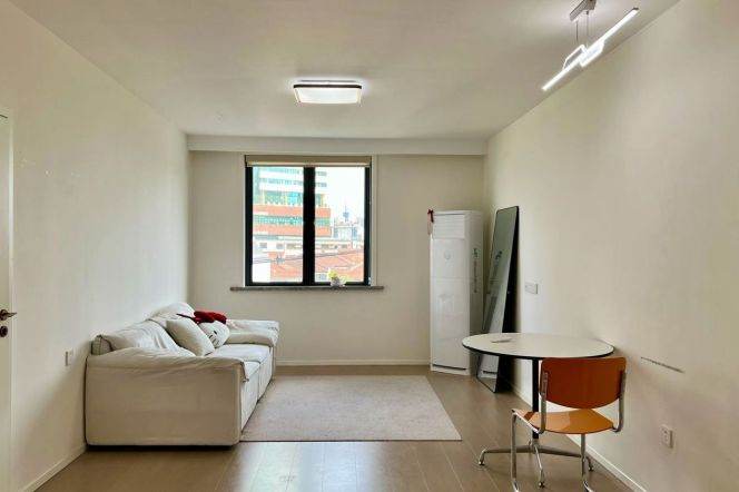 Nice south/north layout 2br Apt in Wuyuan Road