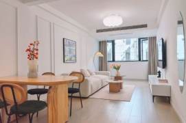 Spacious one bedroom Apt with central AC+oven @L11/13 Longde Rd