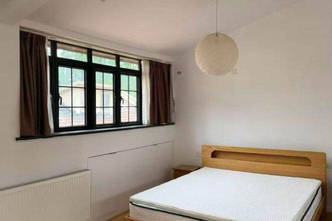 Jiaotong University 2BR 2BATH with balcony