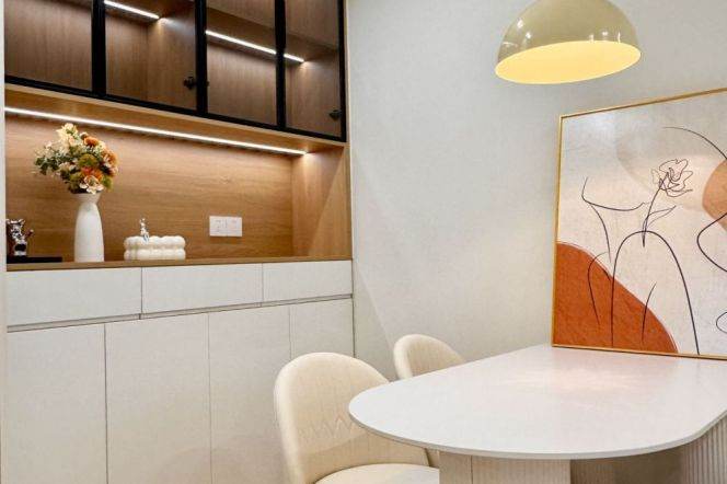 Nice one bedroom elevator Apt+Floor heating+central AC+Oven near  Jing'an Temple