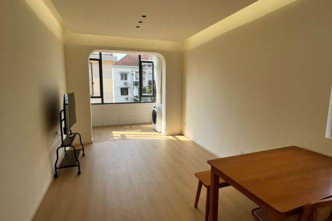 Fresh bright 1br Nr jingan temple M2/7