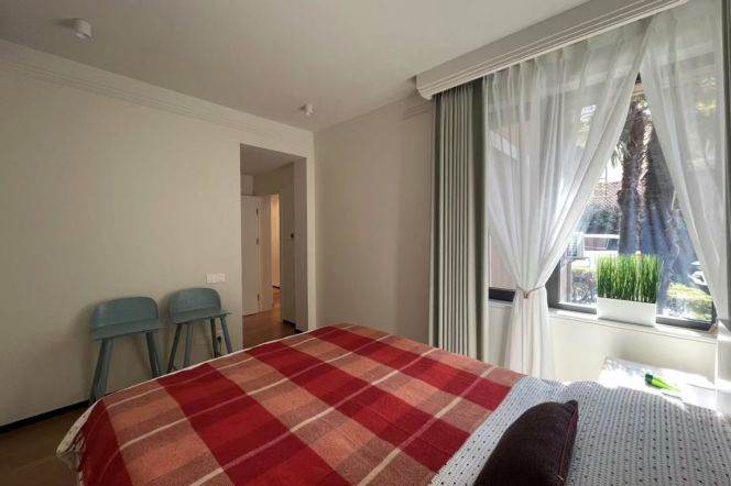 Decent 2br/2bt Apt in Yongfu Road