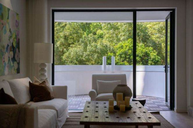 2bedrooms with  big terrance Near west NanJin road 