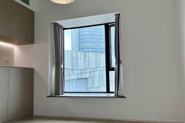 Modern 3brs with floor heating and balcony in Xujiahui