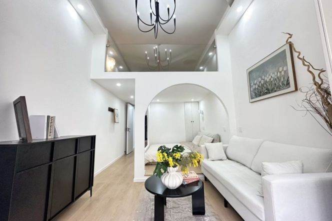 1BR, Loft, Near subwy , mall & Park, First time rent, Key, 6.7k