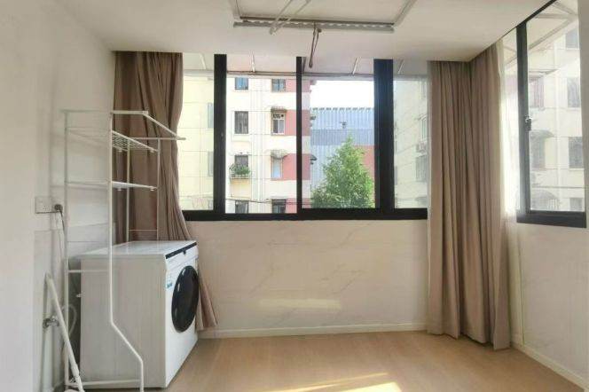 Spacious 1br 2lr/big living room/all bright room/60 sqm,Loushanguan rd@L15/2