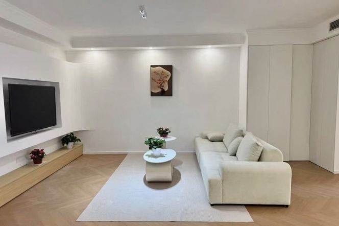 Yanping Road- Jing'An 2BR/ Elevator 7F