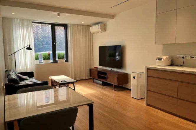 Decent 2br/2bt Apt in Yongfu Road