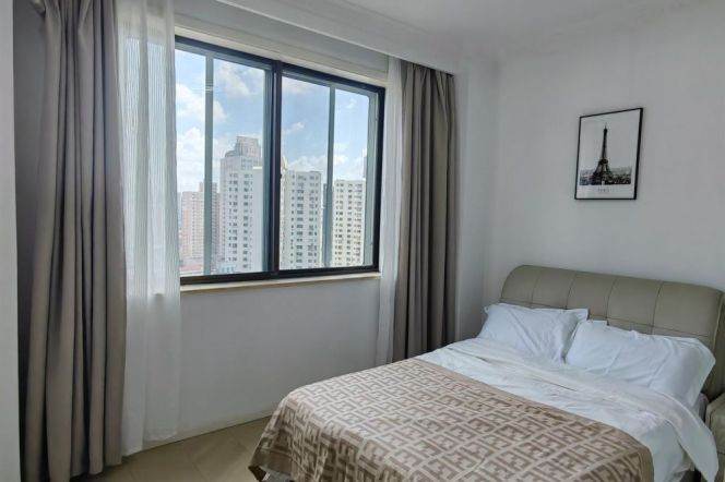 Good price 2 br with 2 baths in XuHui. 5 mins walking to L 7/9 ZhaoJiaBang Rd St.