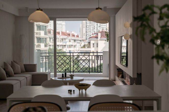 Modern 5brs with floor heating and balcony in xujiahui area