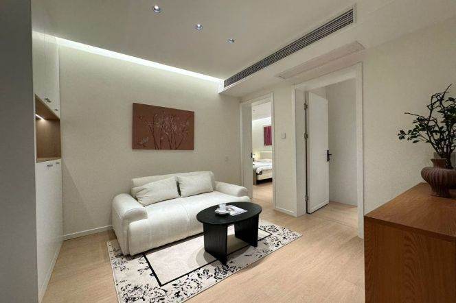 2br, Both rooms r big & almost same size, Big windows, Green view, 10.5K