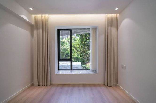 2bedrooms with  big terrance Near west NanJin road 