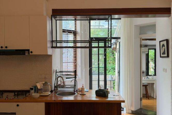 Nice terrace 1Br/1Lr/1Bt apt nr South shanxi rd,M1/10/12/13