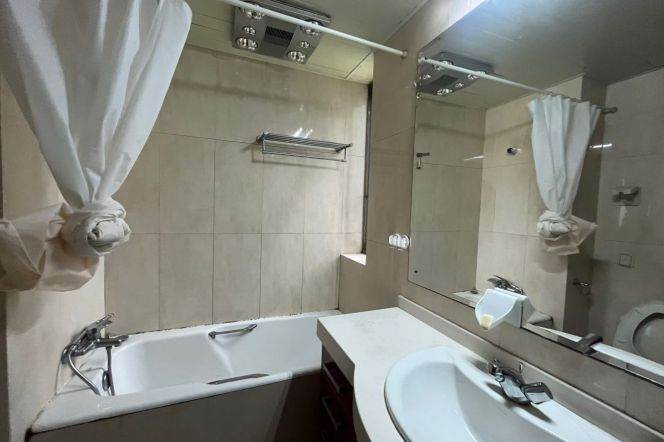 Nice compound 2Brs/2Lrs/1Bt apt nr Wuning rd,M13/14