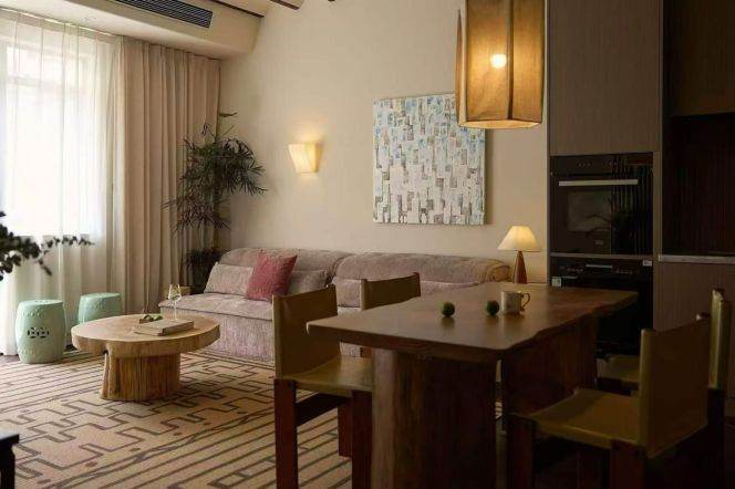 Yiyuan, a garden villa in Wutong District, the entire second floor, with an outdoor balcony