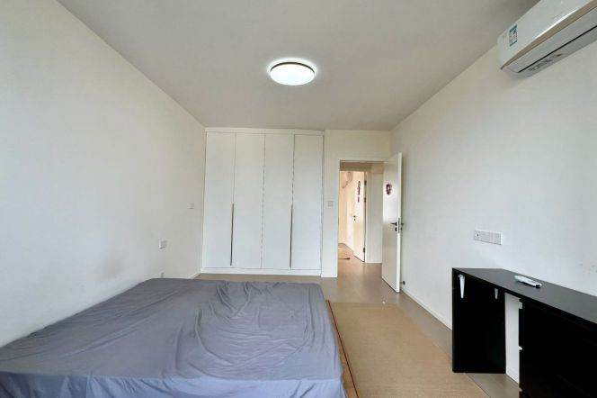 Nice south/north layout 2br Apt in Wuyuan Road
