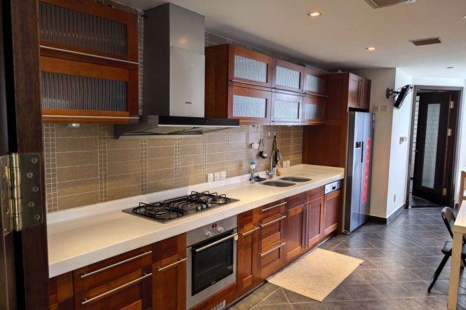 Modern 4brs with balcony and floor heating in downtown 
