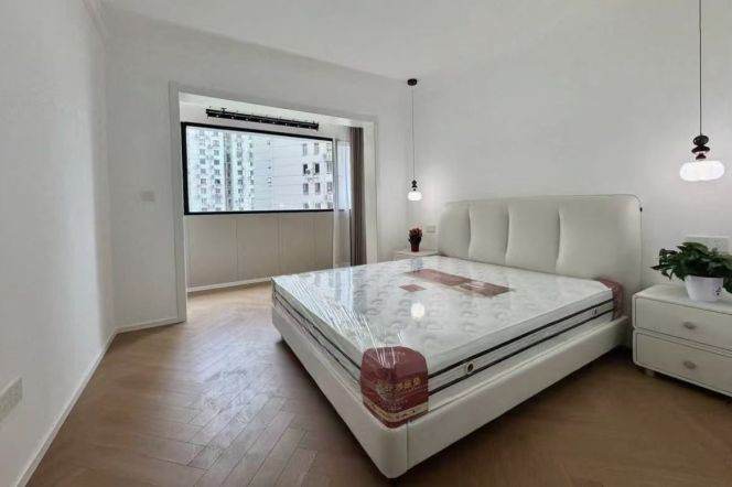 Yanping Road- Jing'An 2BR/ Elevator 7F