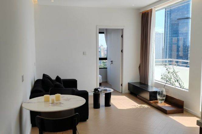  Brand new 1br high-rise with Balcony nr Jing'an Temple  Line 2/7/14   