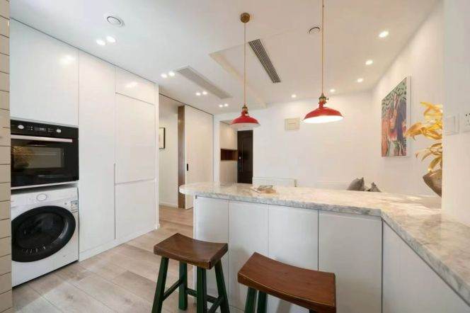 High floor 1br/2living & balcony/heating @W Nj Rd & Line 2/12/13