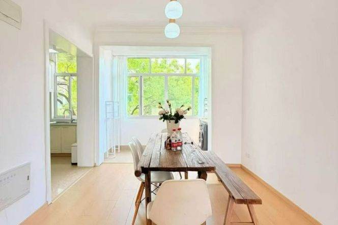 Nice 2br Apt close to Normandy Apt