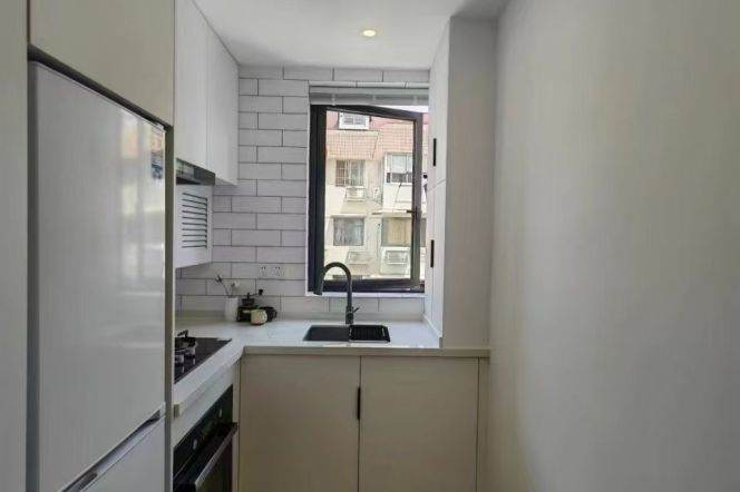 Cozy&Bright 1Br+Balcony @ L9/12