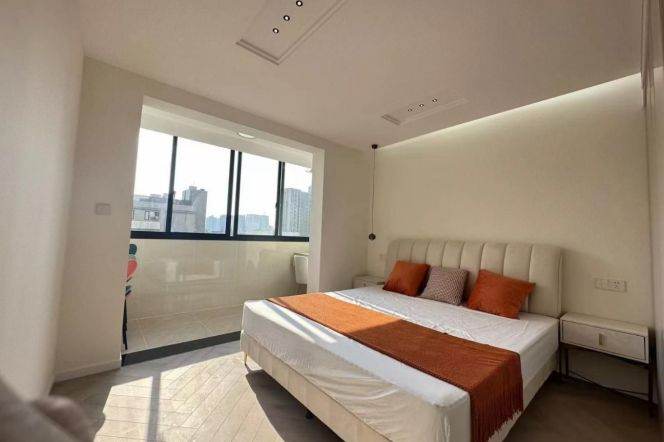 Cozy 1br with floor heating @Jing'an Line 2/11/14 
