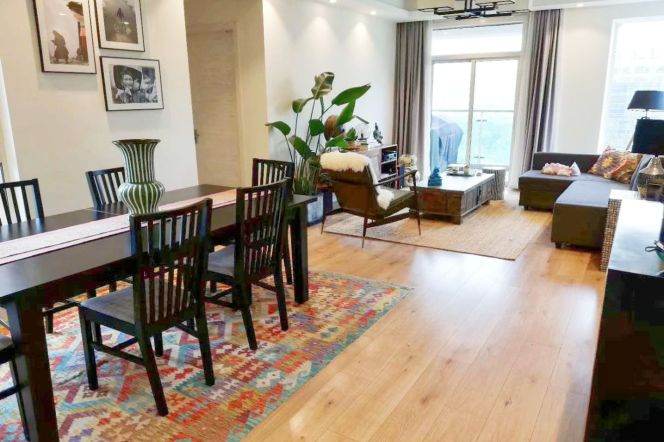 Excellent 2br/2bt Balcony Flat