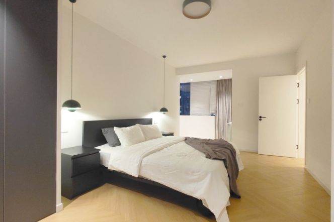 Jing’an Spacious 2Br/2Lr/1Bt Close to L7 Changping Rd Station 