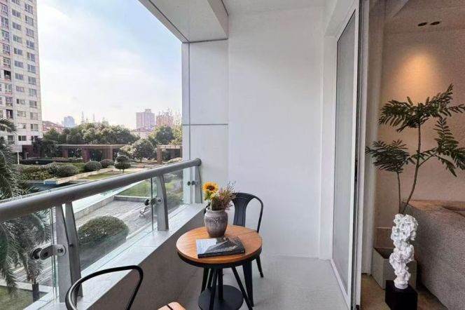 modern brand new 2brs floor heating open balcony beside line 2,11 asking 25K