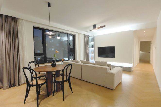 Jing’an Spacious 2Br/2Lr/1Bt Close to L7 Changping Rd Station 