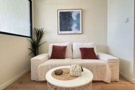 Short term cozy bright nice modern decoration 1 br 8.5K M2/7/14 Jing'an Temple 