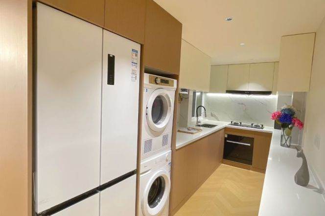 Newly Renovated 1Br/2Lr/1Bt Close to L2/3/4 Zhongshan Park Station 