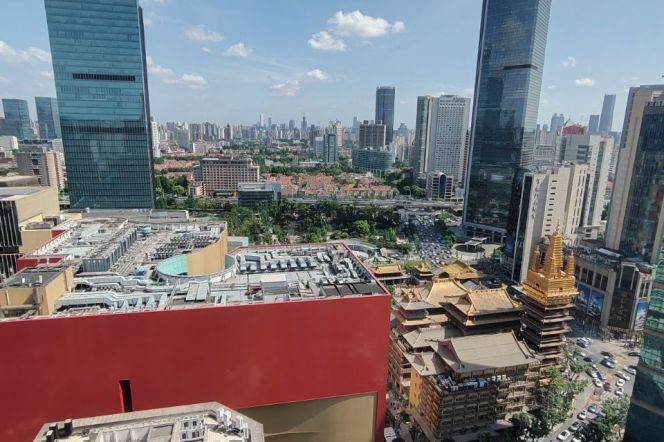  Brand new 1br high-rise with Balcony nr Jing'an Temple  Line 2/7/14   