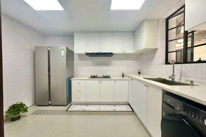 modern 6 brs lane house  nice yard and terrace near people square line 1,2,8 People's park