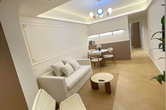 Newly Renovated 1Br/2Lr/1Bt Close to L2/11 Jiangsu Rd Station 