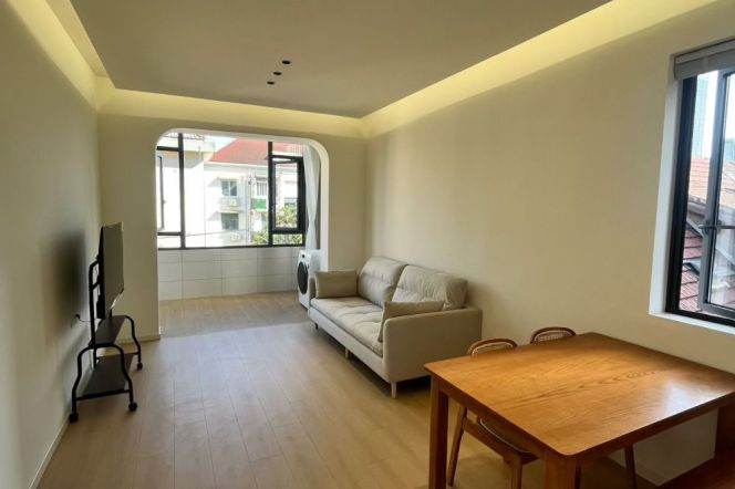 Cozy modern 2brs Nr jingan temple M2/7