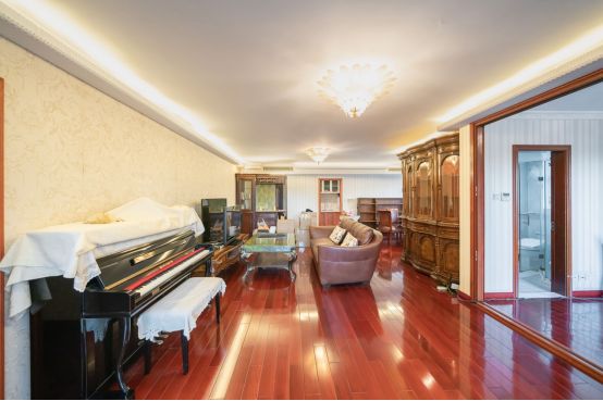 Traditional Stylish 2Brm With Central Ac Near Line 2/11 Jiangsu Rd