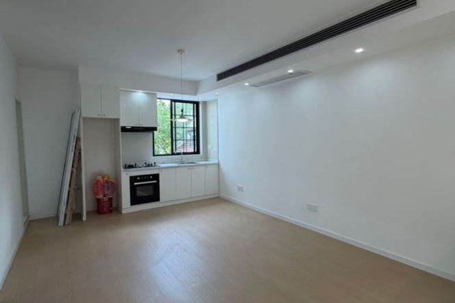 jiangsu rd station one bedroom