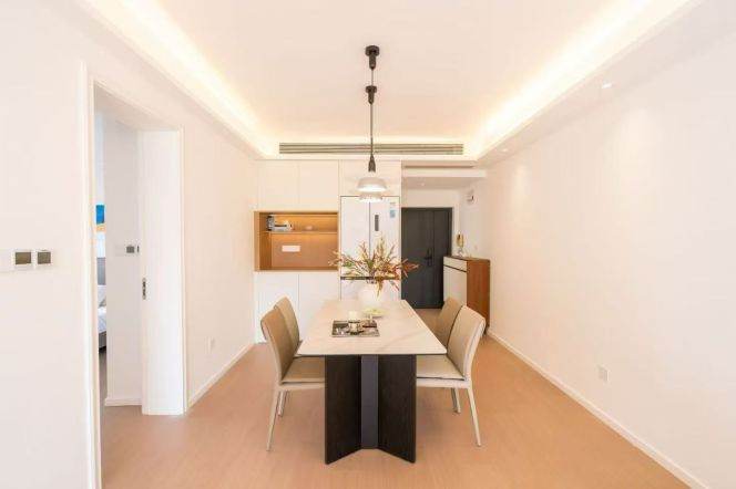 Elevator Newly Renovated 2Br/2Lr/1Bt@L3/4/10 Hongqiao Station 