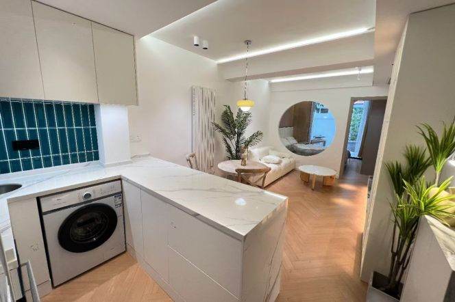 Private garden nice modern 1 br with big oven open kitchen M2/11 Jiangsu Rd. 