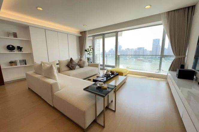 modern 3brs open balcony in top 3 compound Pu dong beside Huang pu river 48K